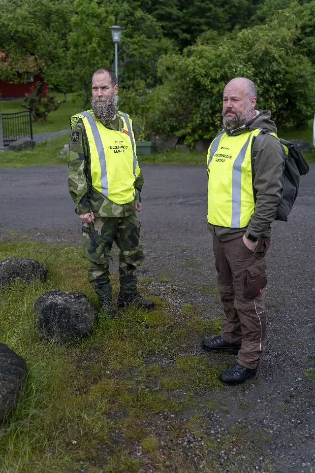 054559